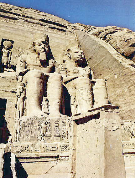 FACHADA DO TEMPLO DE ABU SIMBEL