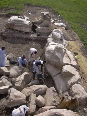 ESTÁTUA DE AMENÓFIS III