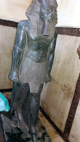 ESTÁTUA DE AMENÓFIS III