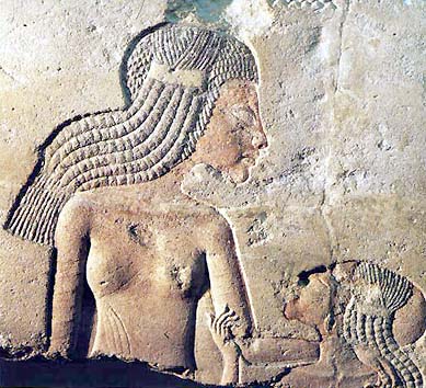 NEFERTITI E FILHA