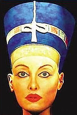 NAMITA COMO NEFERTITI